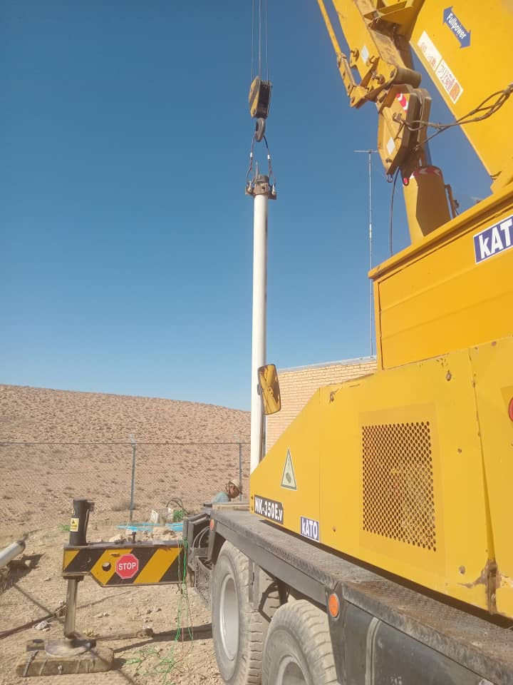 نصب و راه اندازی پمپ شناور و توربینی با دستگاه به مدیریت خداپناه در اسفراین